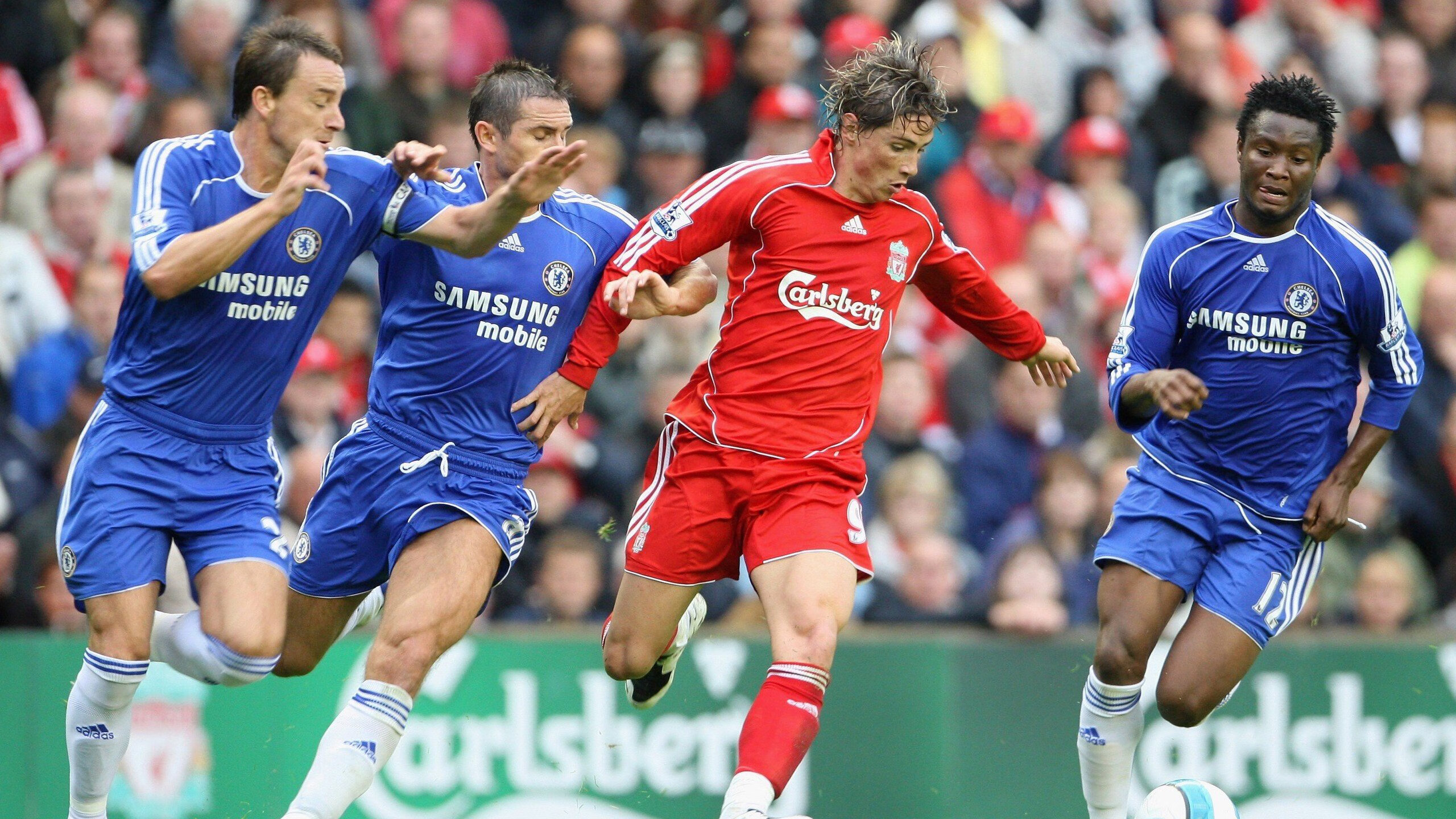 西甲:比利亚雷亚尔1-0逆转莱万特,队长绝杀场面火爆,比利亚雷亚尔和莱万特关系