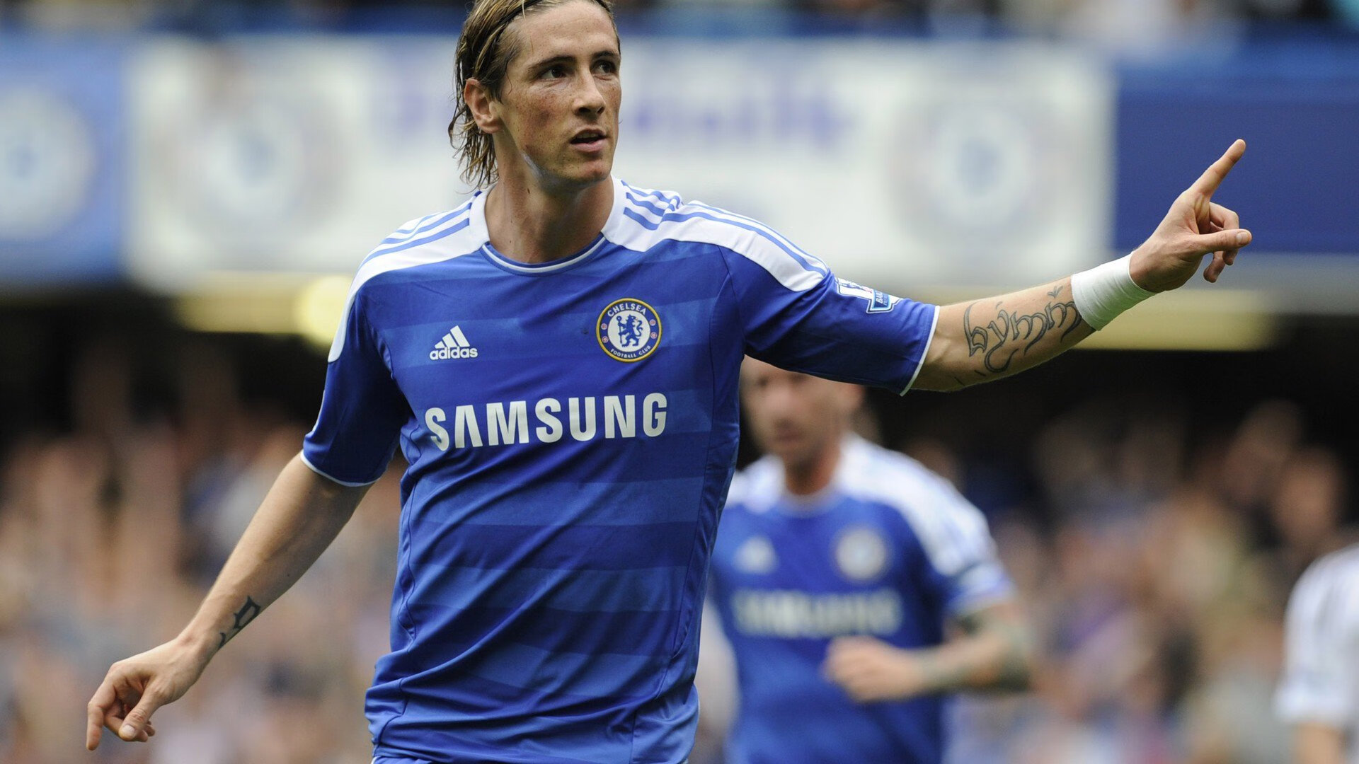 赛后新闻发布会：冠军分享夺冠感受与未来计划，总决赛新闻发布会